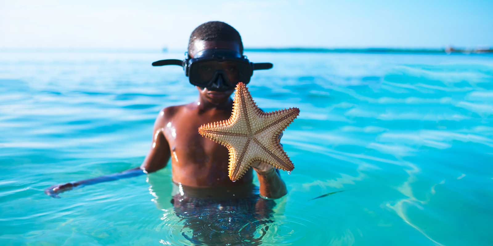 Encourage the kid(s) in your life to love travel and exploration with these gift ideas. There's something here for every kid, from luggage to pretend play and more. I found over 100 items to give as gifts for Christmas, Hanukah, or birthdays, all organized for easy shopping.