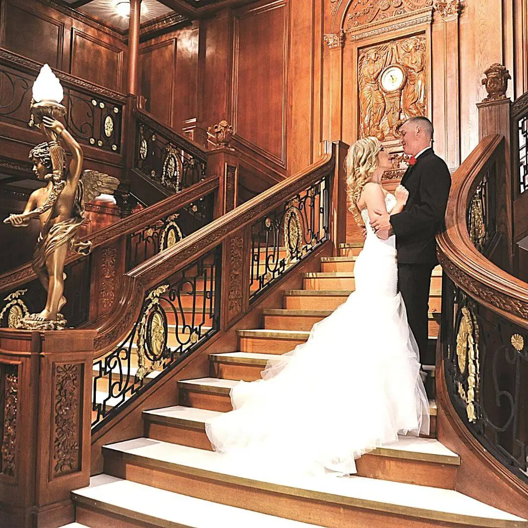 Photo of a bride and groom at the Luxor Titanic exhibit.