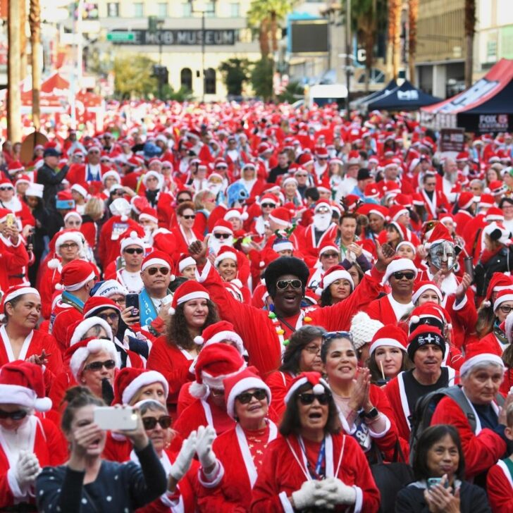 Photo of participants of a past Las Vegas Great Santa Run charity race.