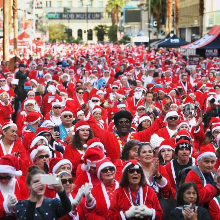 Photo of participants of a past Las Vegas Great Santa Run charity race.