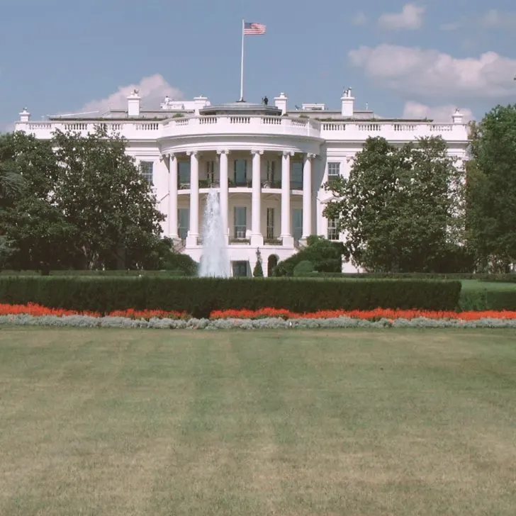 Photo of the White House in Washington, DC.