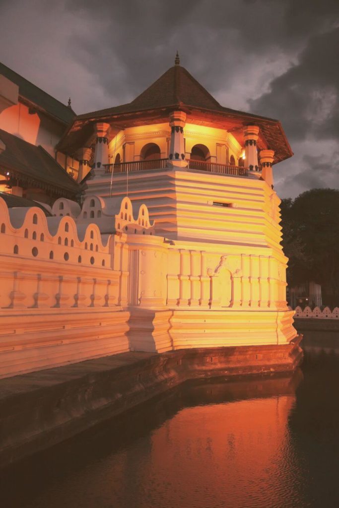 Photo of the Temple of the Tooth in Kandy, Sri Lanka at night.