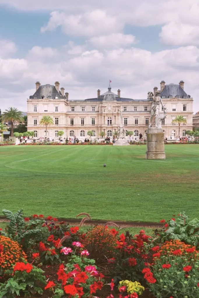 Photo of the Luxembourg gardens and palace in Paris, France.