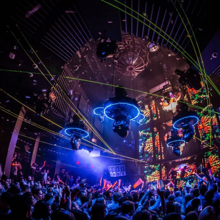 Photo of Marquee Nightclub at the Cosmopolitan Hotel in Vegas with a massive crowd.